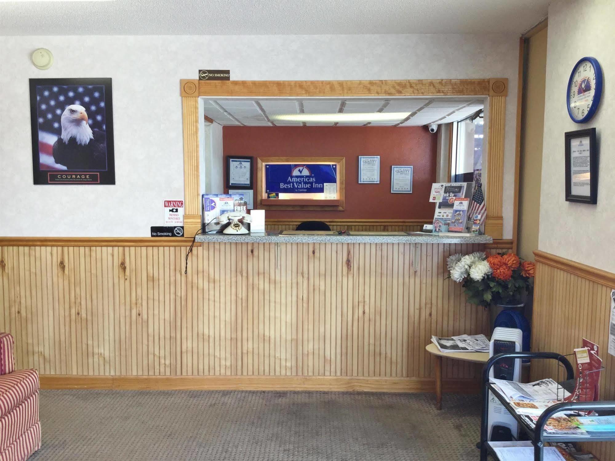 Americas Best Value Inn Macomb Kültér fotó