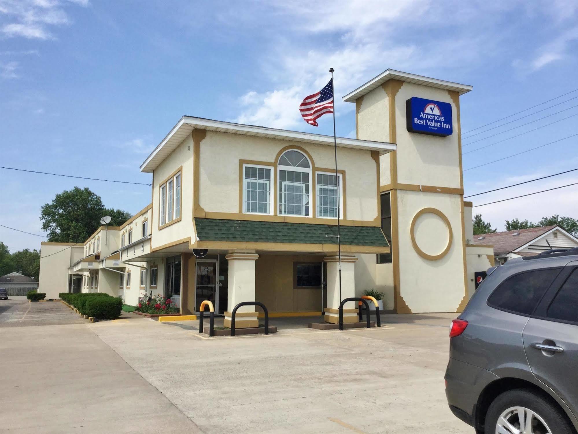 Americas Best Value Inn Macomb Kültér fotó